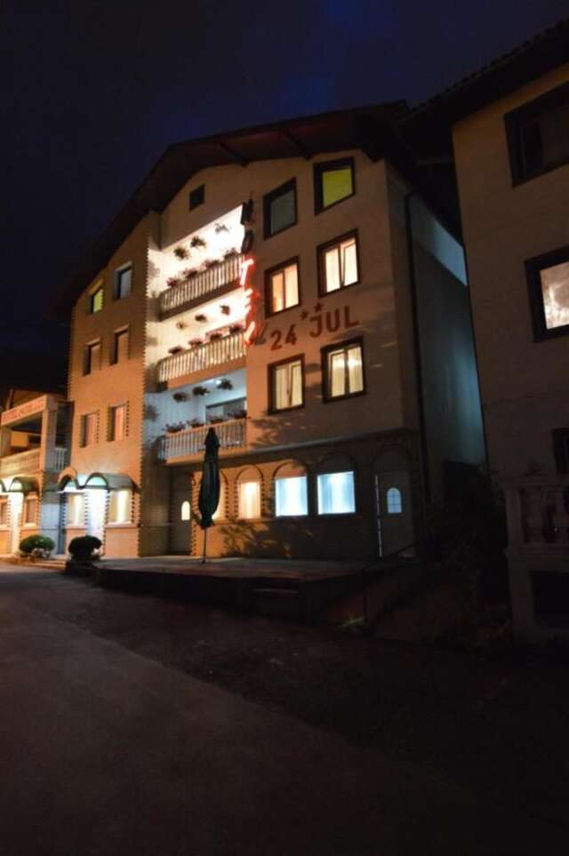 Отель Hotel 24 jul Плевля-5
